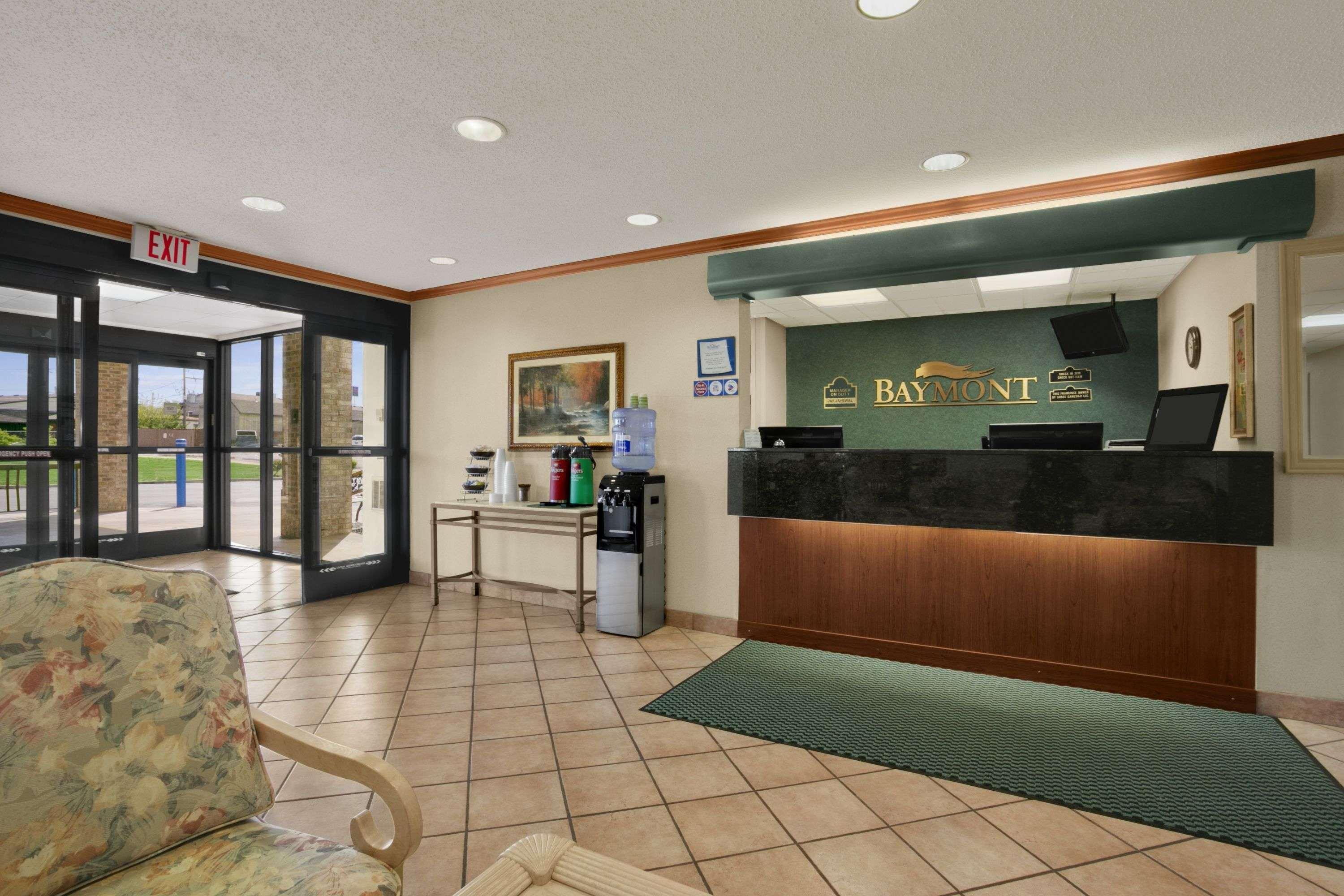Baymont By Wyndham Sullivan Bagian luar foto