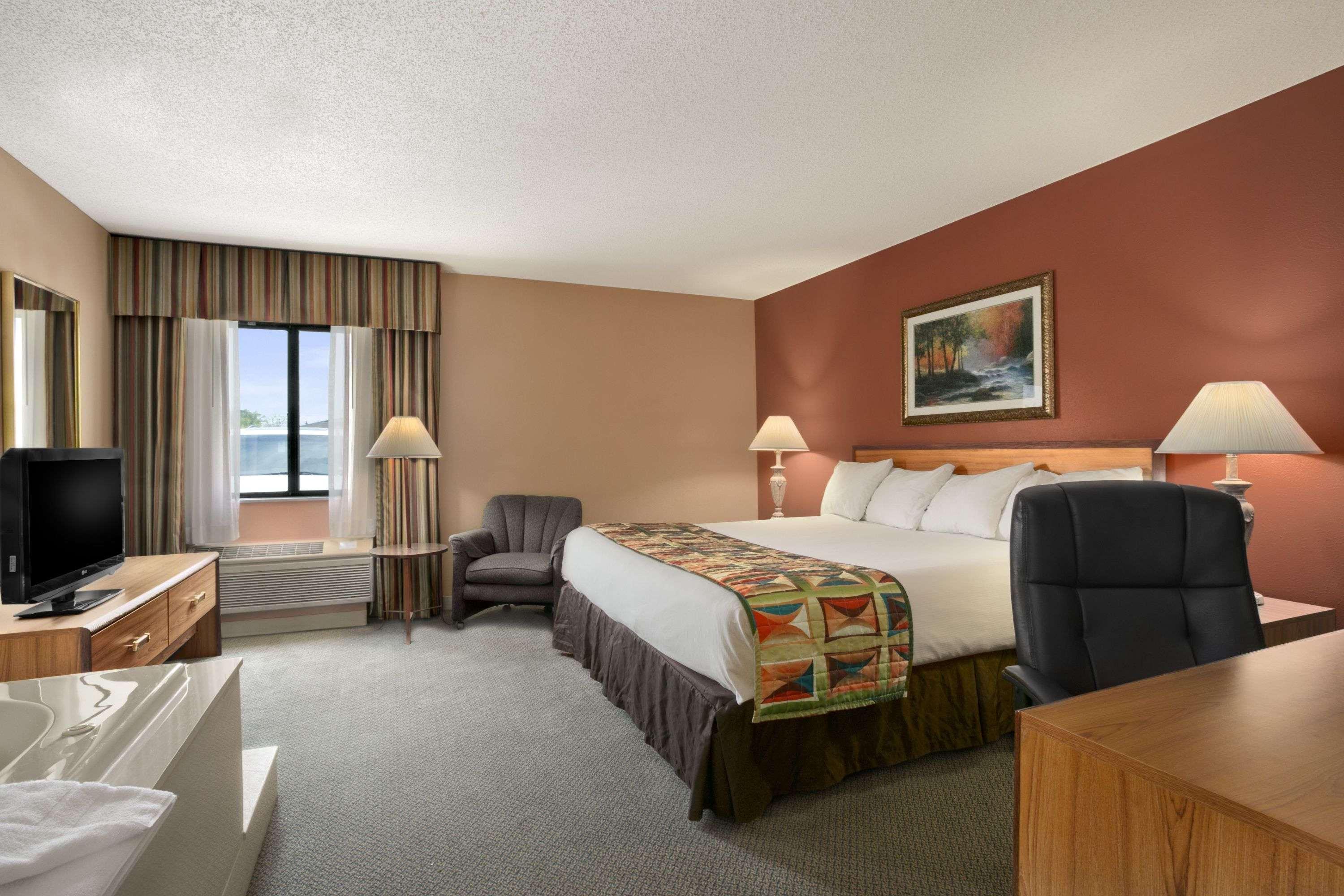 Baymont By Wyndham Sullivan Bagian luar foto